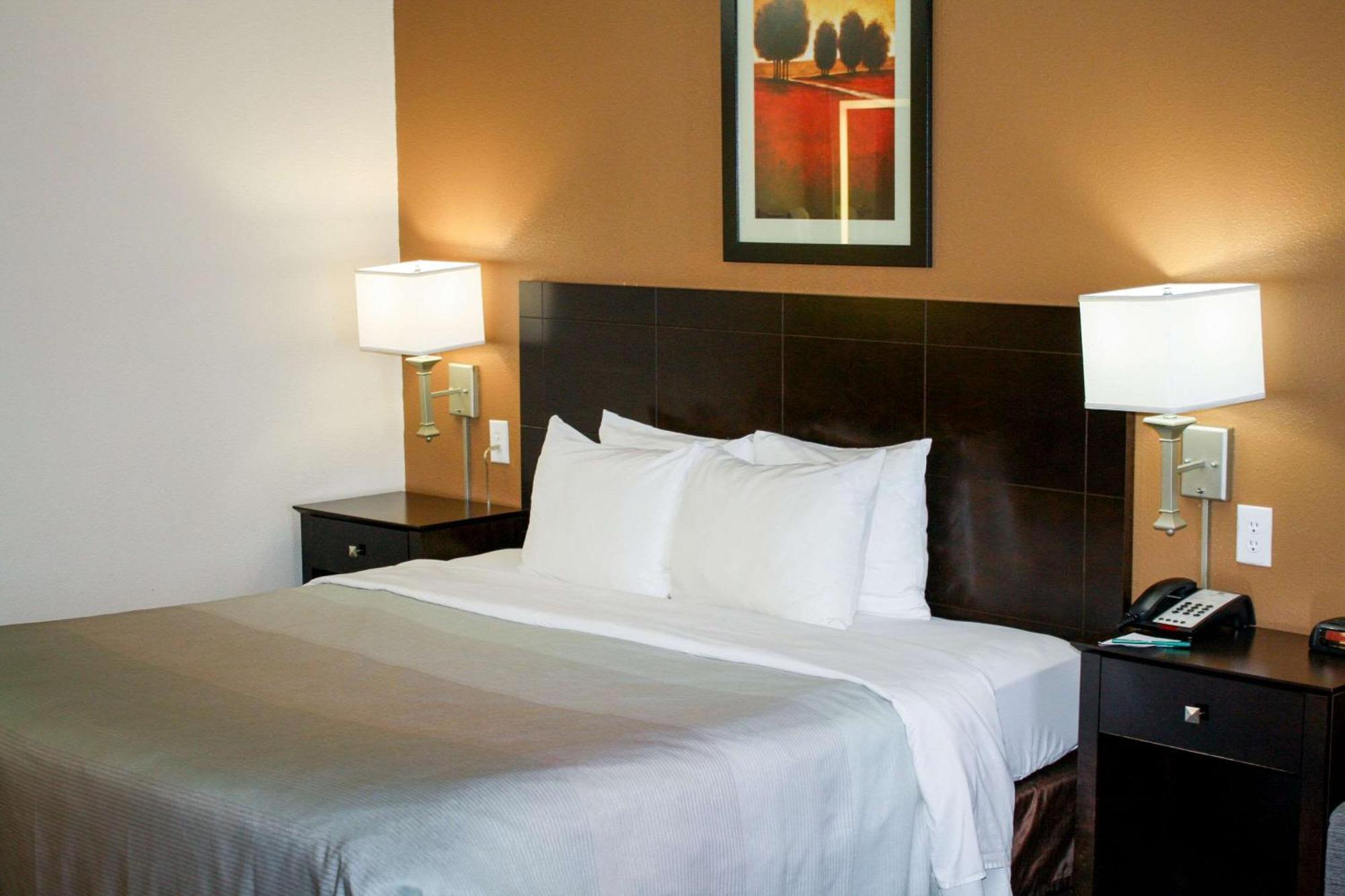 Hotel Quality & I-44 Wichita Falls