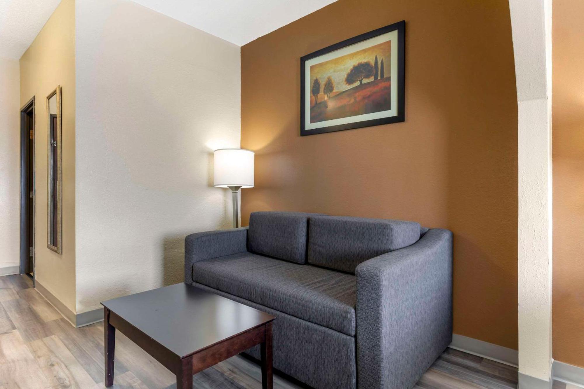 Hotel Quality & I-44 Wichita Falls