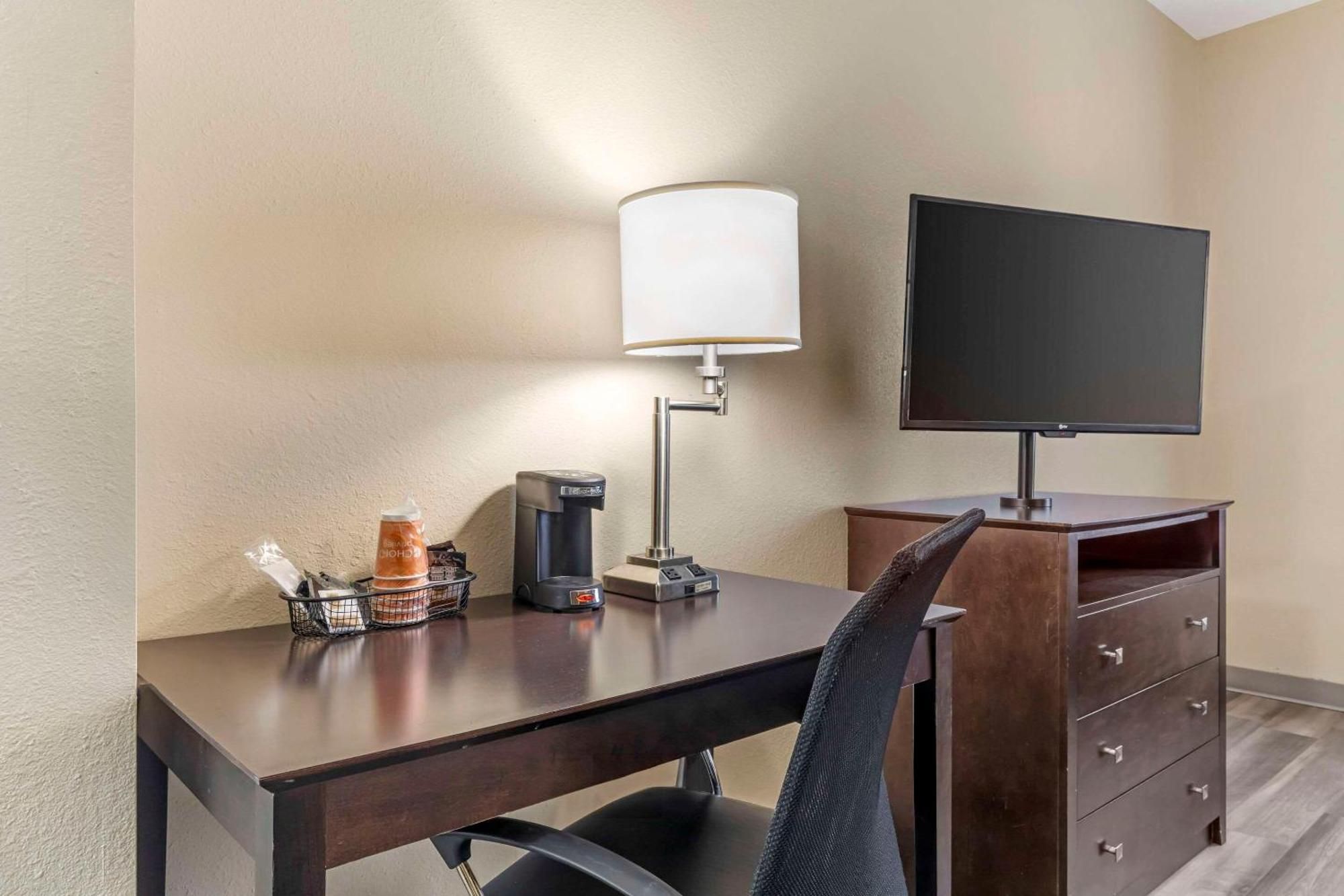 Hotel Quality & I-44 Wichita Falls