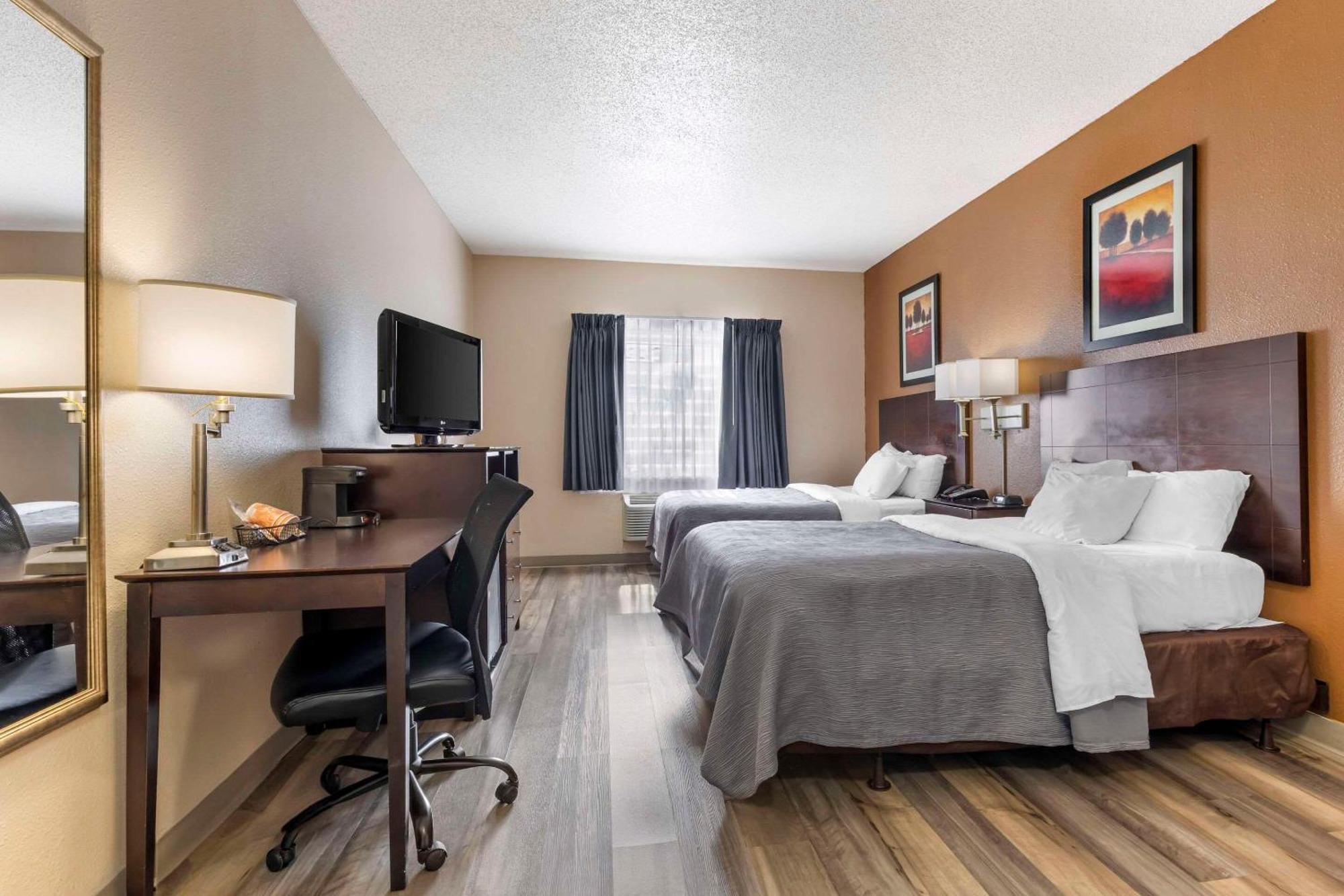 Hotel Quality & I-44 3*