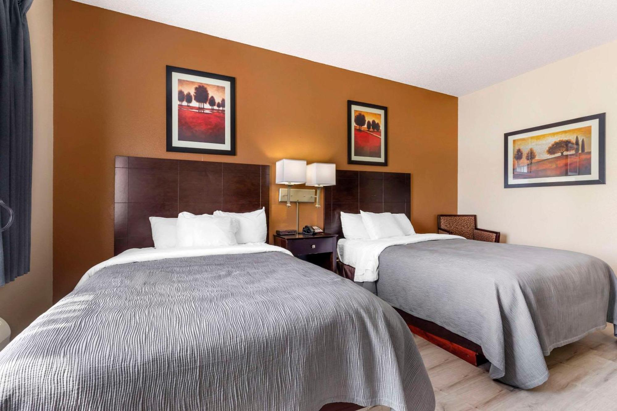 Hotel Quality & I-44 3*