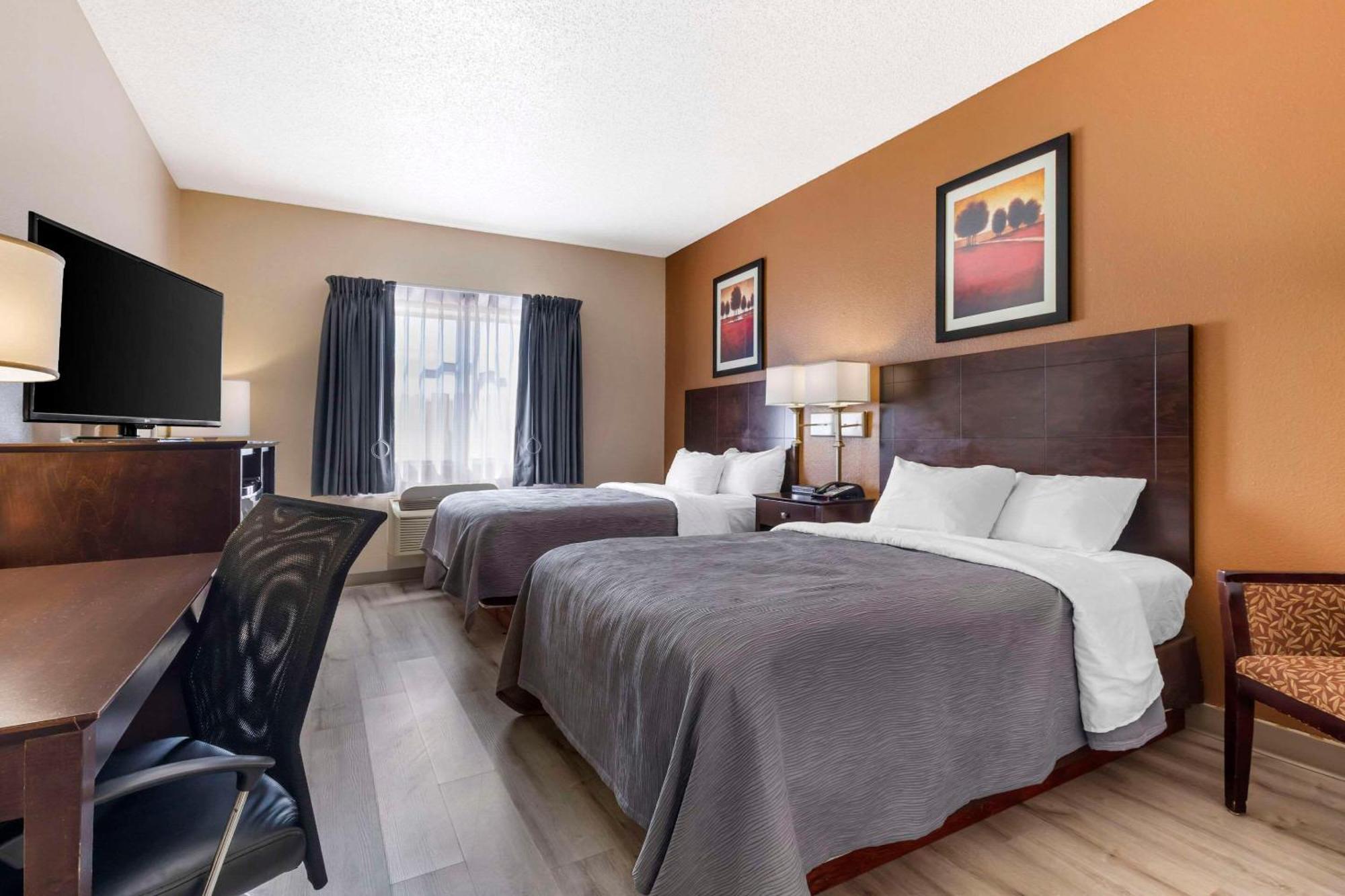 Quality & I-44 Hotel Wichita Falls